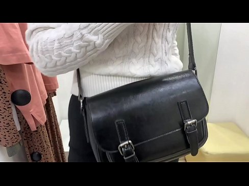 ❤️ Masturbasi umum tina jalang ngora FeralBerry sareng dildo di kamar pas ️ porno di urang% su.verhentai.ru% ❌️